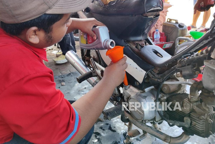 Pentingnya Kepedulian Sosial: Ganti Oli Gratis untuk Korban Banjir