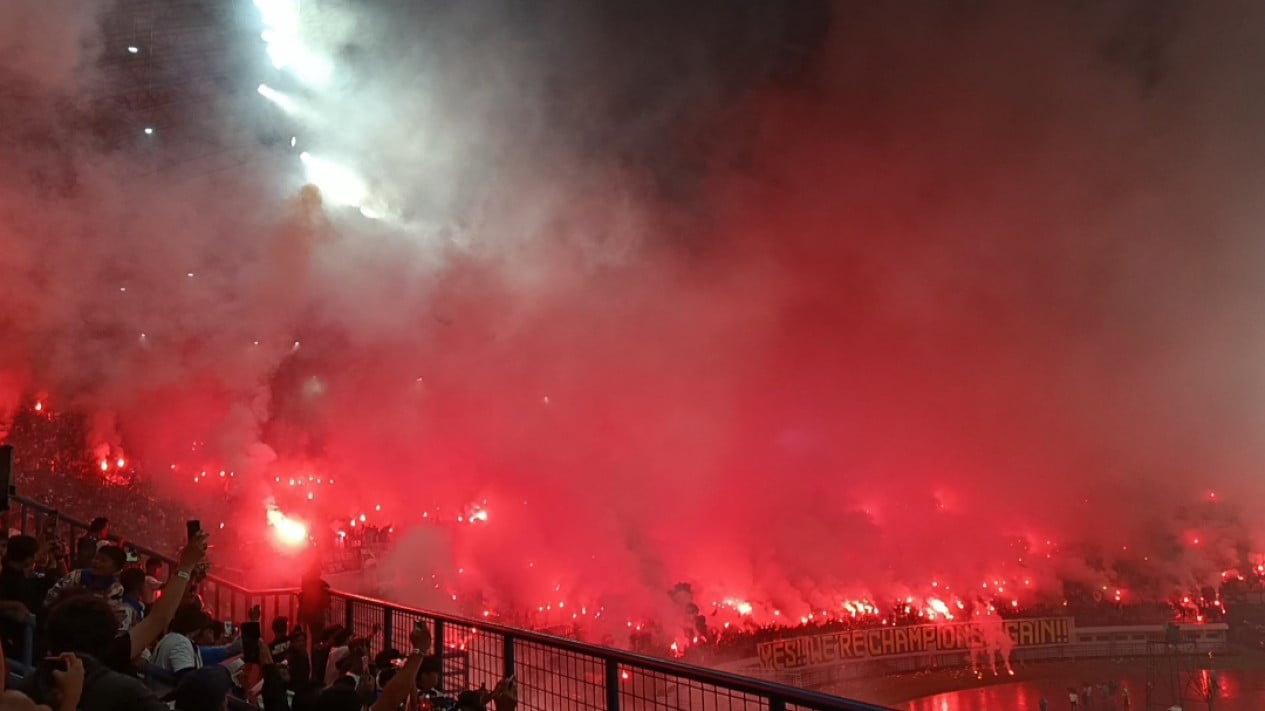 PSSI Tegur Suporter Soal Flare Pasca Final Liga 2